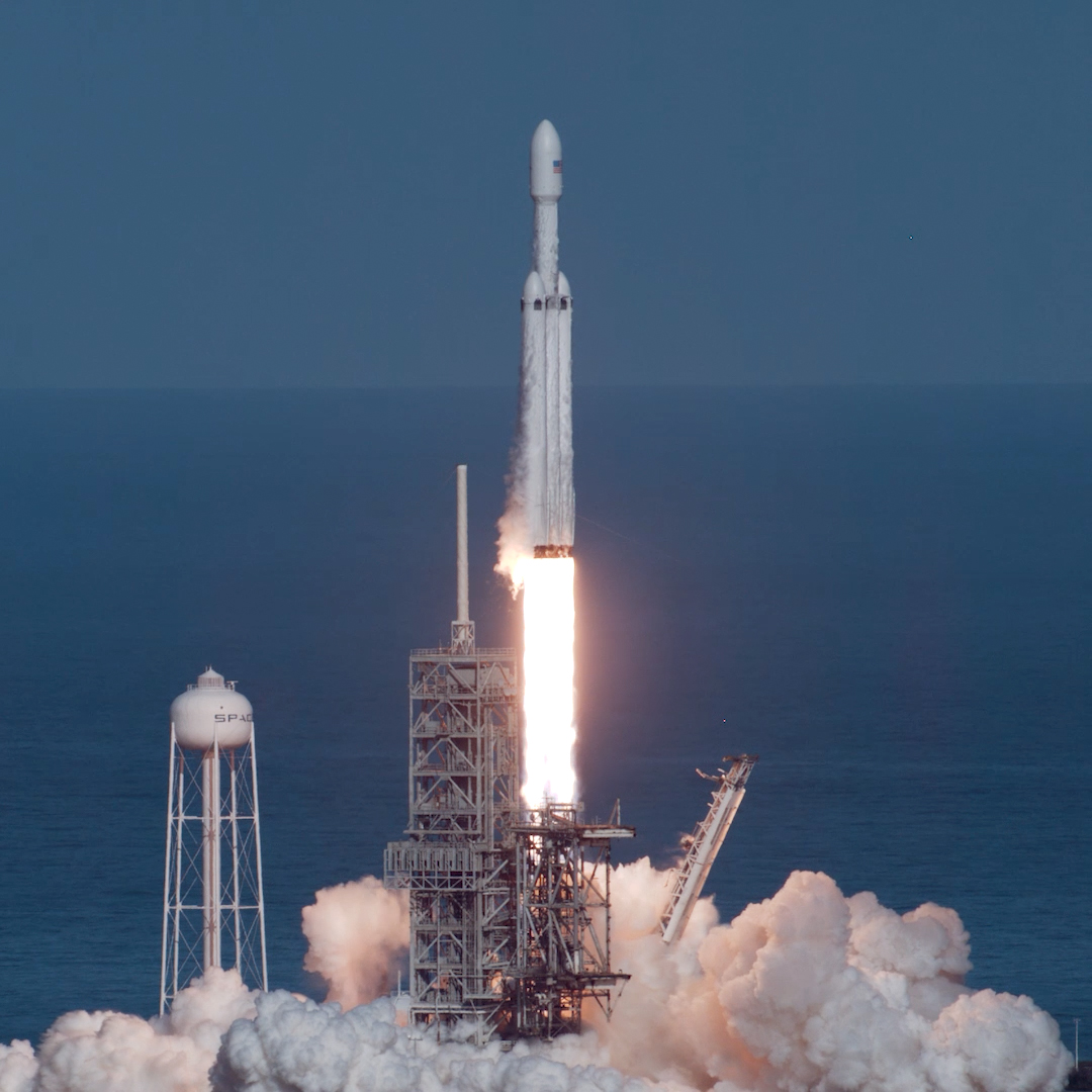 The Extraordinary Revolution of SpaceX’s Rockets Throughout the History 31 – falcon-heavy-1