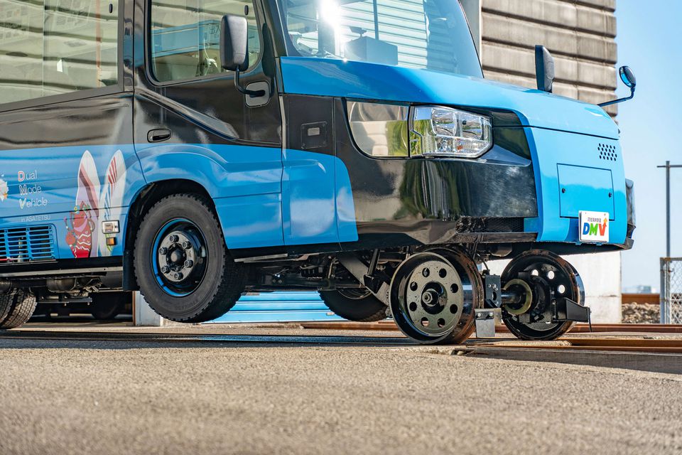 dual-mode-vehicle-2
