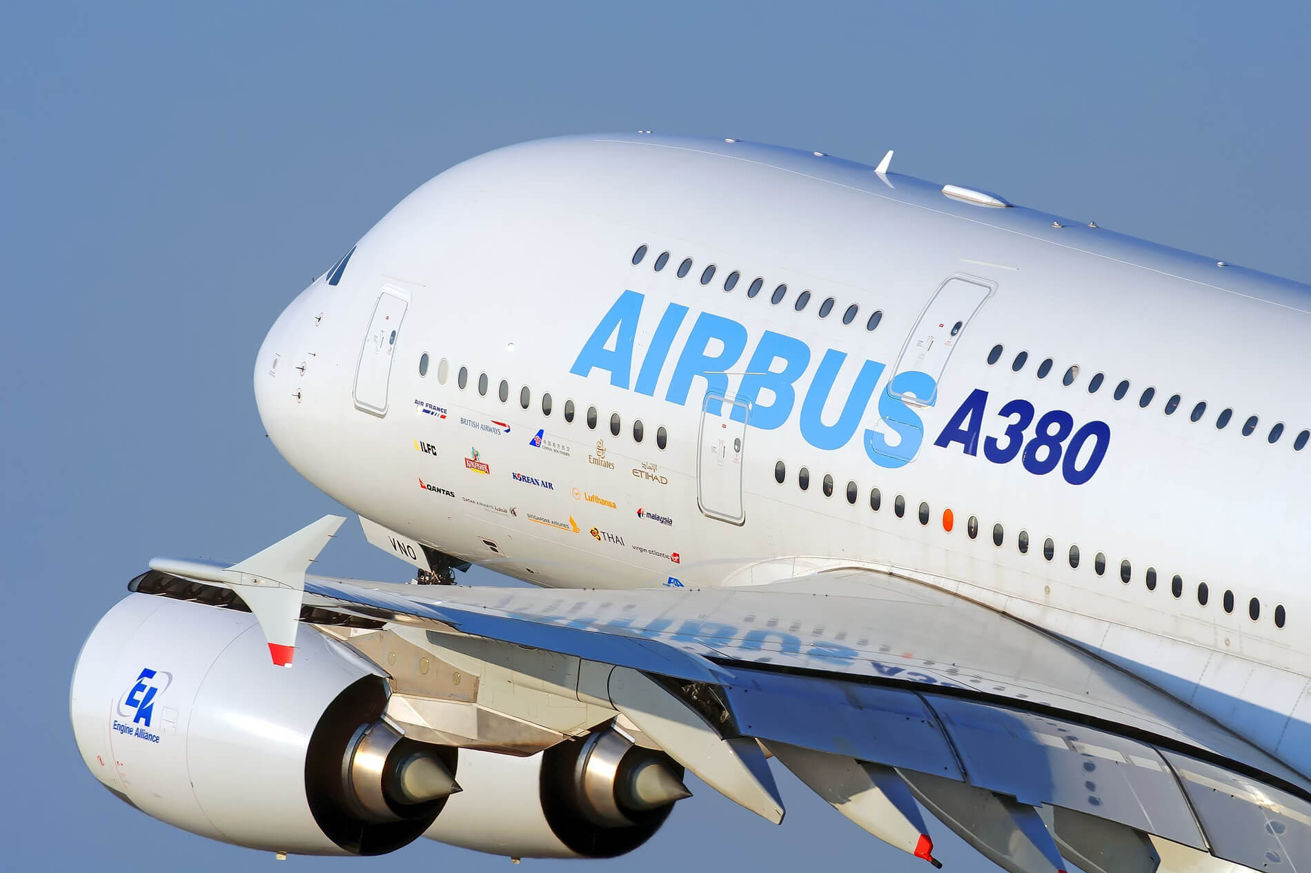 superjumbo-airbus-a380-2