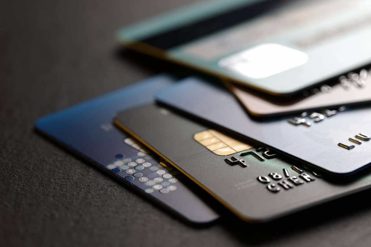 Samsung Introduces Brand-New Single-Chip Biometric Secure Cards 26 – samsung-payment-1