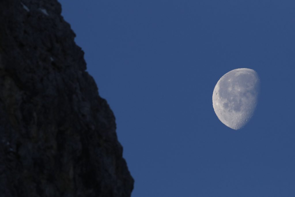 A Mysterious Rocket Crashes Into the Moon 27 – A Mysterious Rocket Crashes Into the Moon 15