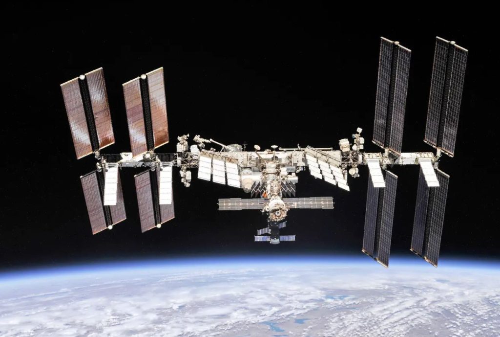 We Listed: Five Wonders of the Engineering World 28 – iss-4564798
