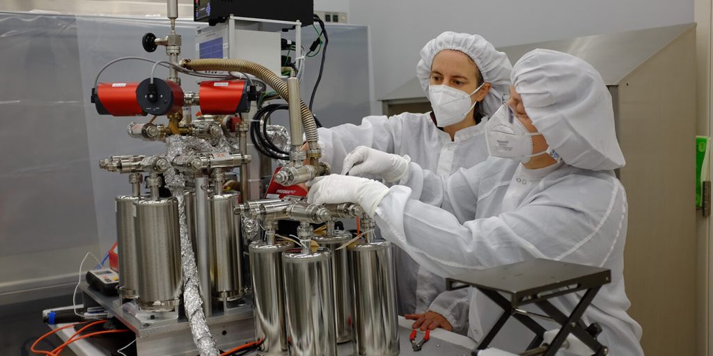 Scientists Extract Gases From Lunar Soil Collected on Moon’s Surface 50 Years Ago 27 – moon-6546542