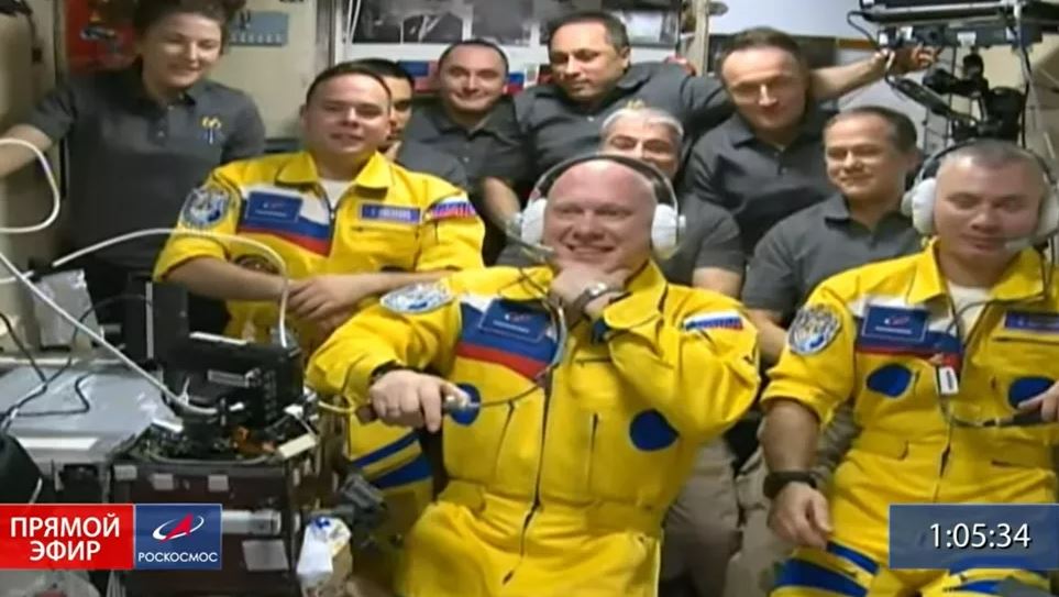 russian-cosmonauts-123123