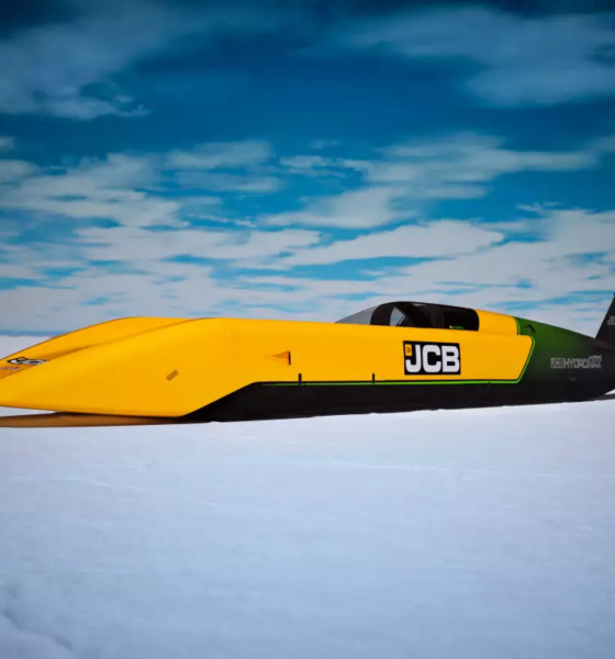 JCB aims to crush the world land speed record with its new 350 mph hydrogen racer 16